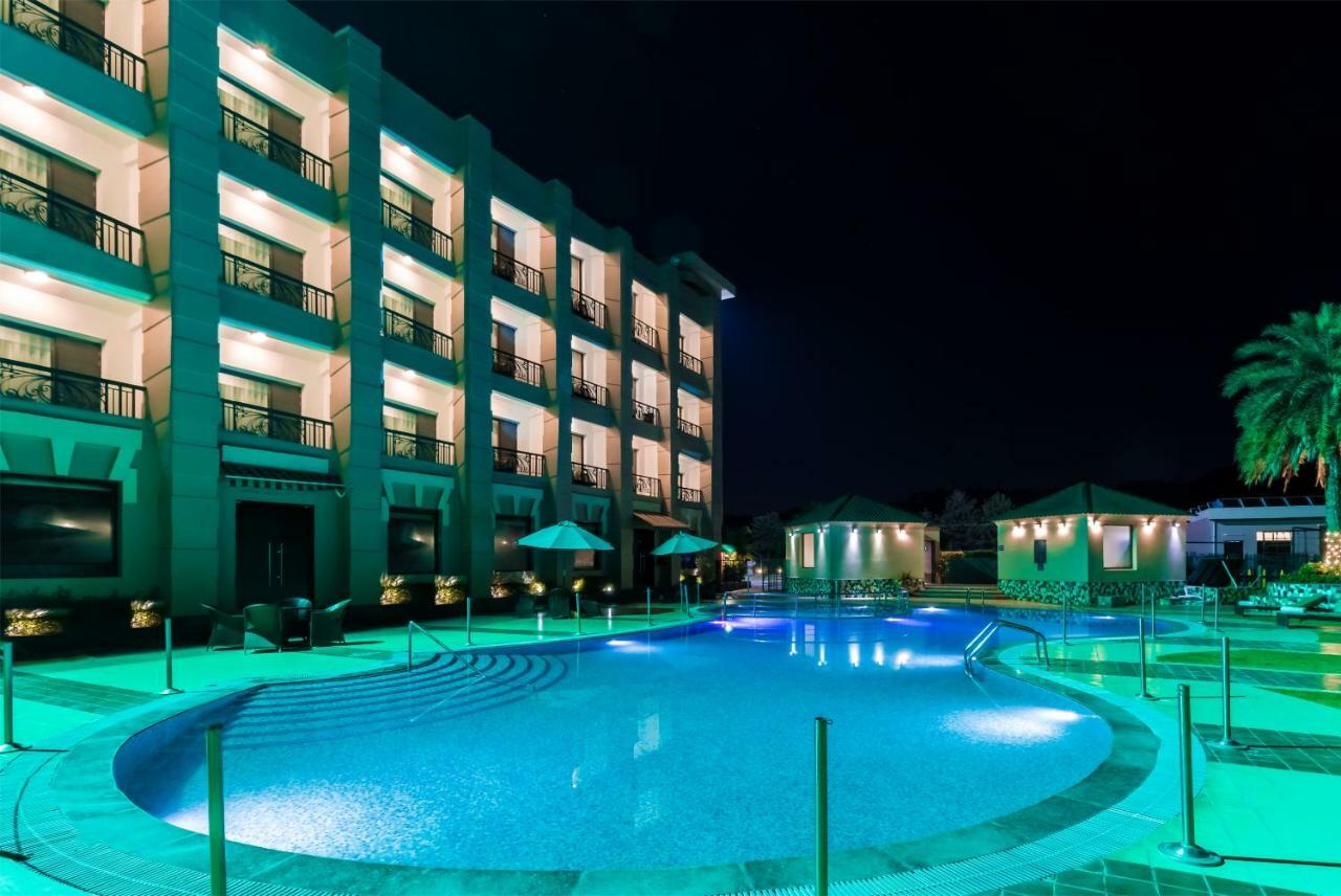 Golden Tulip Chandigarh, Panchkula Dış mekan fotoğraf