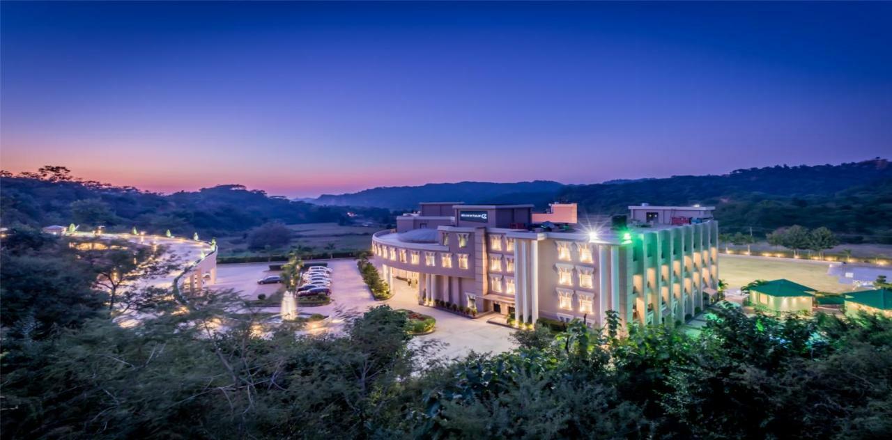 Golden Tulip Chandigarh, Panchkula Dış mekan fotoğraf